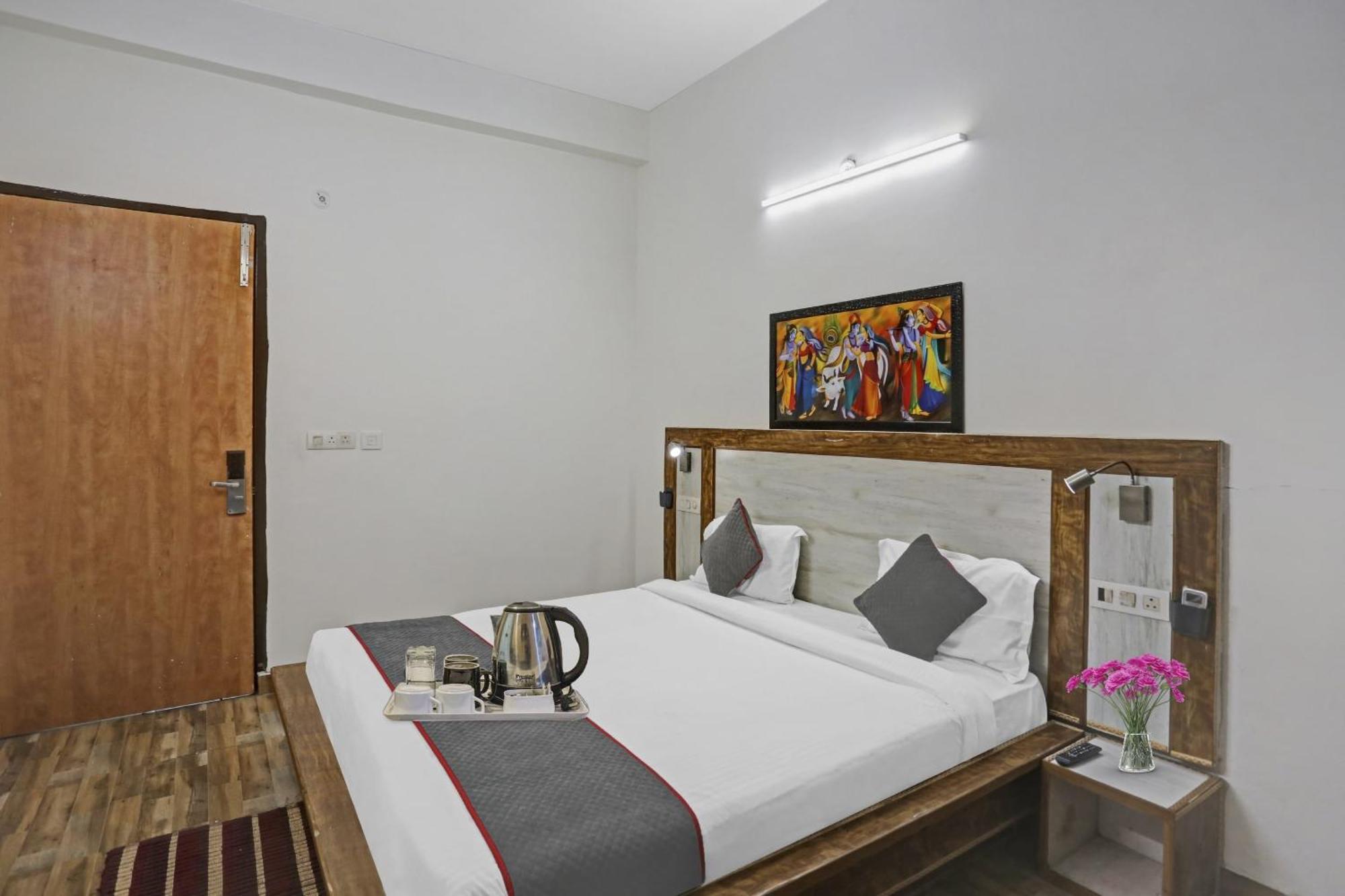 Townhouse Gn Stay Near Gnida Office Metro Station Greater Noida Exterior photo