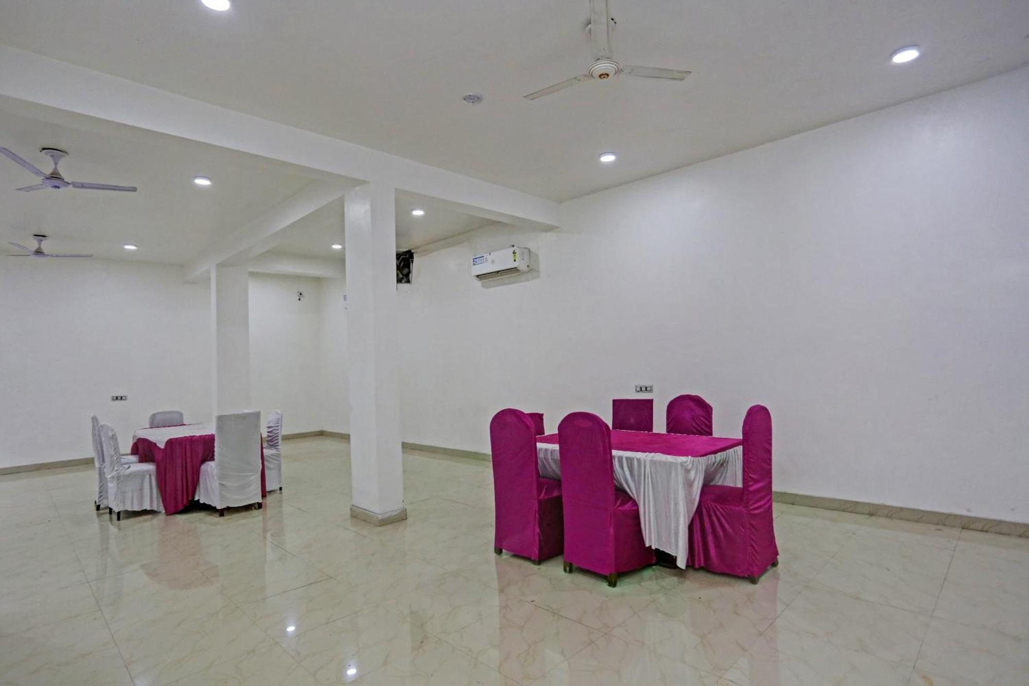 Townhouse Gn Stay Near Gnida Office Metro Station Greater Noida Exterior photo