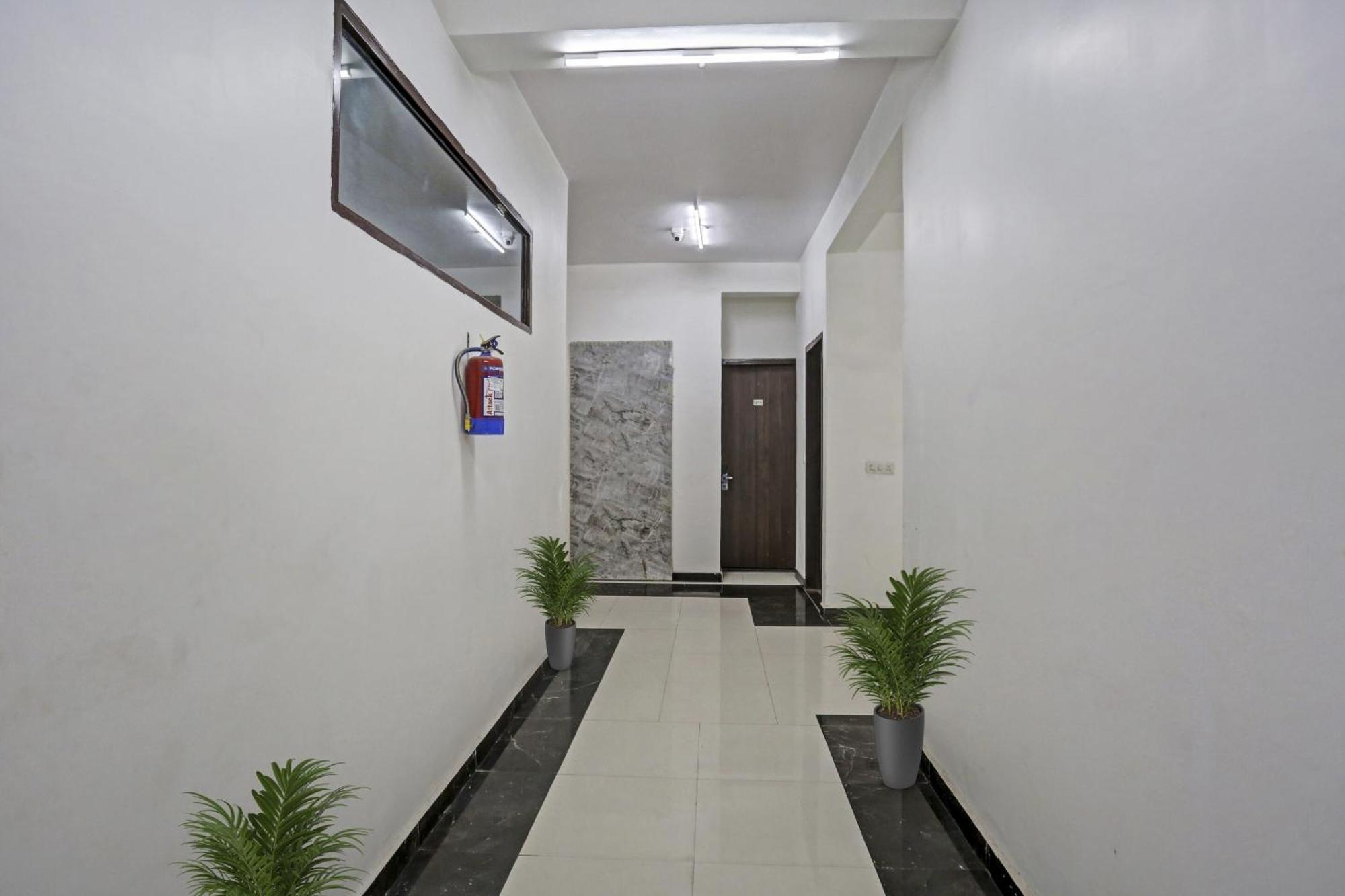 Townhouse Gn Stay Near Gnida Office Metro Station Greater Noida Exterior photo