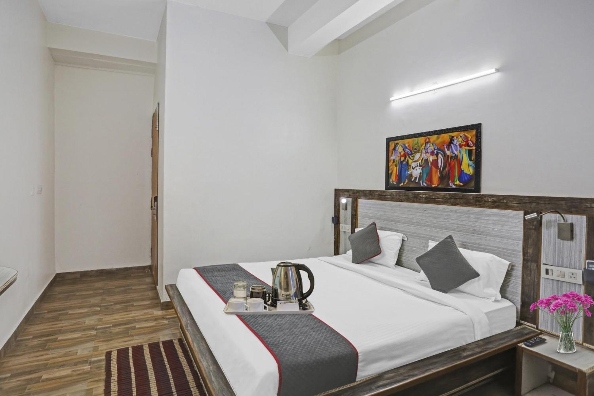 Townhouse Gn Stay Near Gnida Office Metro Station Greater Noida Exterior photo