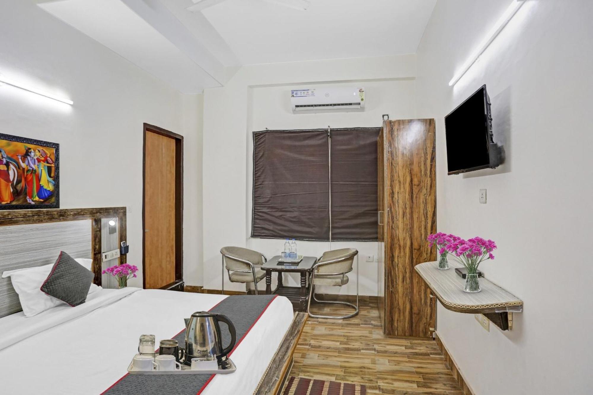 Townhouse Gn Stay Near Gnida Office Metro Station Greater Noida Exterior photo